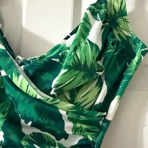 MIRACLESUIT® SANIBEL ONE PIECE - ISLE FRONDS Size 6 NWOT - Picture 4 of 10